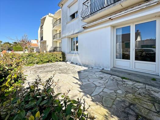 Appartement à vendre 159 600 € 3 pièces 2 chambres 53 m² RDC Peripherie Saint-Jean-de-Monts 85160