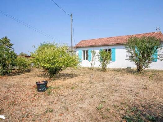 Maison à vendre 159 000 € 3 pièces 2 chambres 83 m² 613 m² de terrain La Ronde 17170