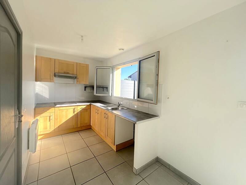 Maison à louer, 74m², BERSON