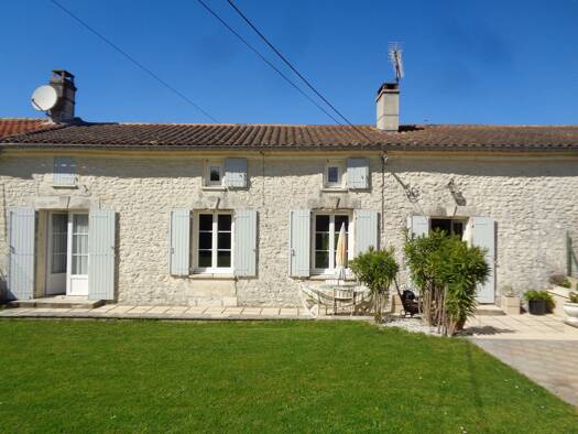 Maison à vendre 199 000 € 5 pièces 3 chambres 163 m² 770 m² de terrain Saint-Ciers-du-Taillon 17240