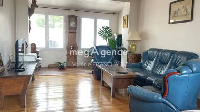 Maison à vendre 210 000 € 6 pièces 3 chambres 140 m² 232 m² de terrain Est-Port Lucon 85400