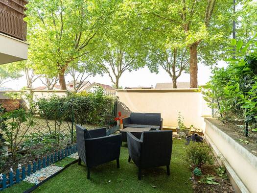 Appartement à vendre 189 000 € 2 pièces 1 chambre 44 m² 3 étages Leclerc-Verdun Nord Est Brie Comte Robert 77170