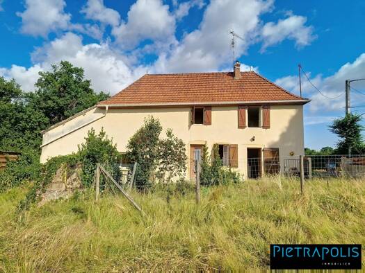 Maison à vendre 79 000 € 5 pièces 3 chambres 87 m² 8 200 m² de terrain Charolles 71120