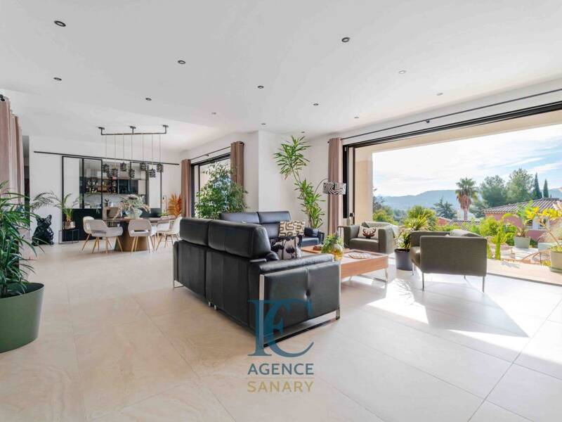 Maison à vendre, 250m², LA CADIERE D'AZUR