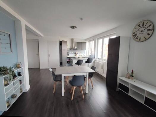 Appartement à vendre 187 500 € 4 pièces 3 chambres 77 m² Étage 2/3 Croisette Faches-Thumesnil 59155