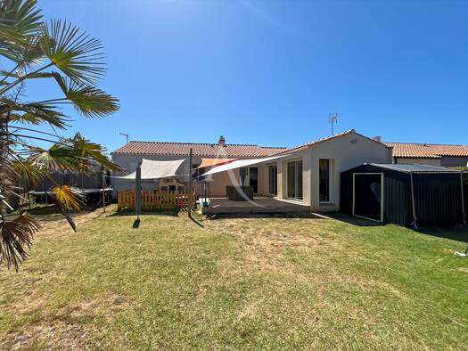 Maison de plain-pied à vendre 337 700 € 5 pièces 4 chambres 113,73 m² 1 058 m² de terrain La Barre-de-Monts 85550