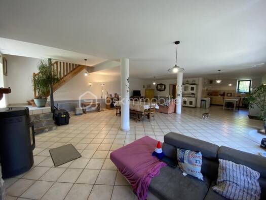 Ferme à vendre 275 000 € 5 pièces 3 chambres 194 m² Le Brignon 43370