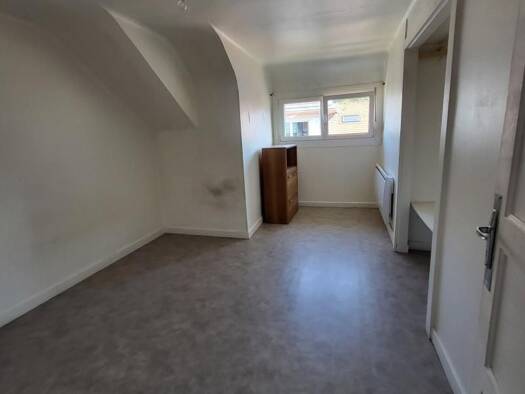 Appartement à vendre 32 500 € 2 pièces 1 chambre 35 m² Étage 3/3 Centre Ville Saint-Dié-des-Vosges 88100