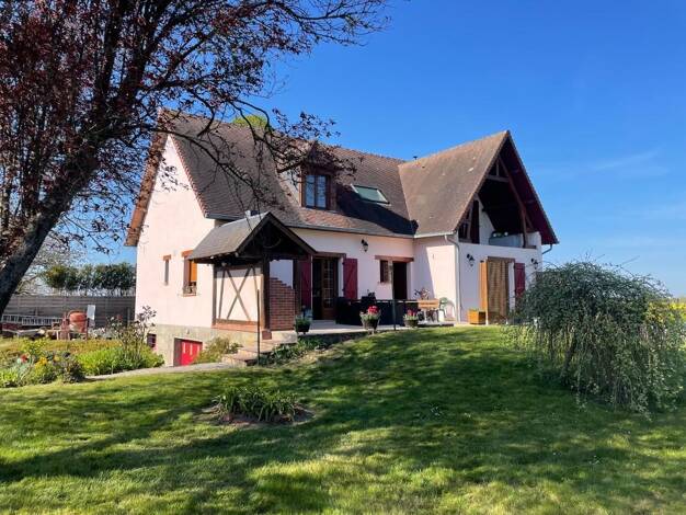 Maison à vendre 249 600 € 6 pièces 5 chambres 172 m² 2 747 m² de terrain Bailleau-le-Pin 28120