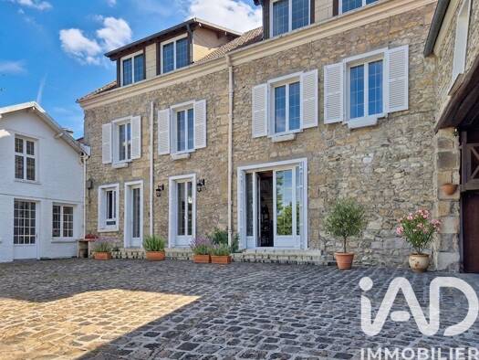 Maison à vendre 929 000 € 7 pièces 4 chambres 177 m² 922 m² de terrain Viarmes 95270
