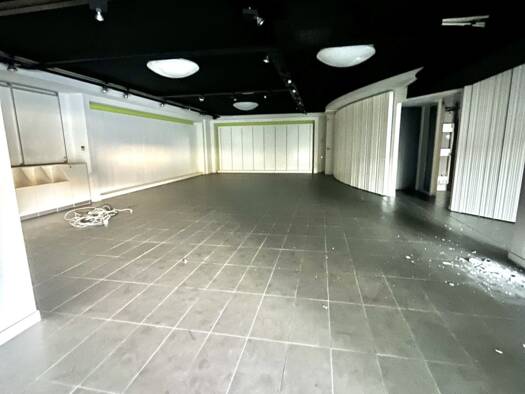 Boutique à louer 2 320 € 232 m² de surface de vente Fécamp 76400