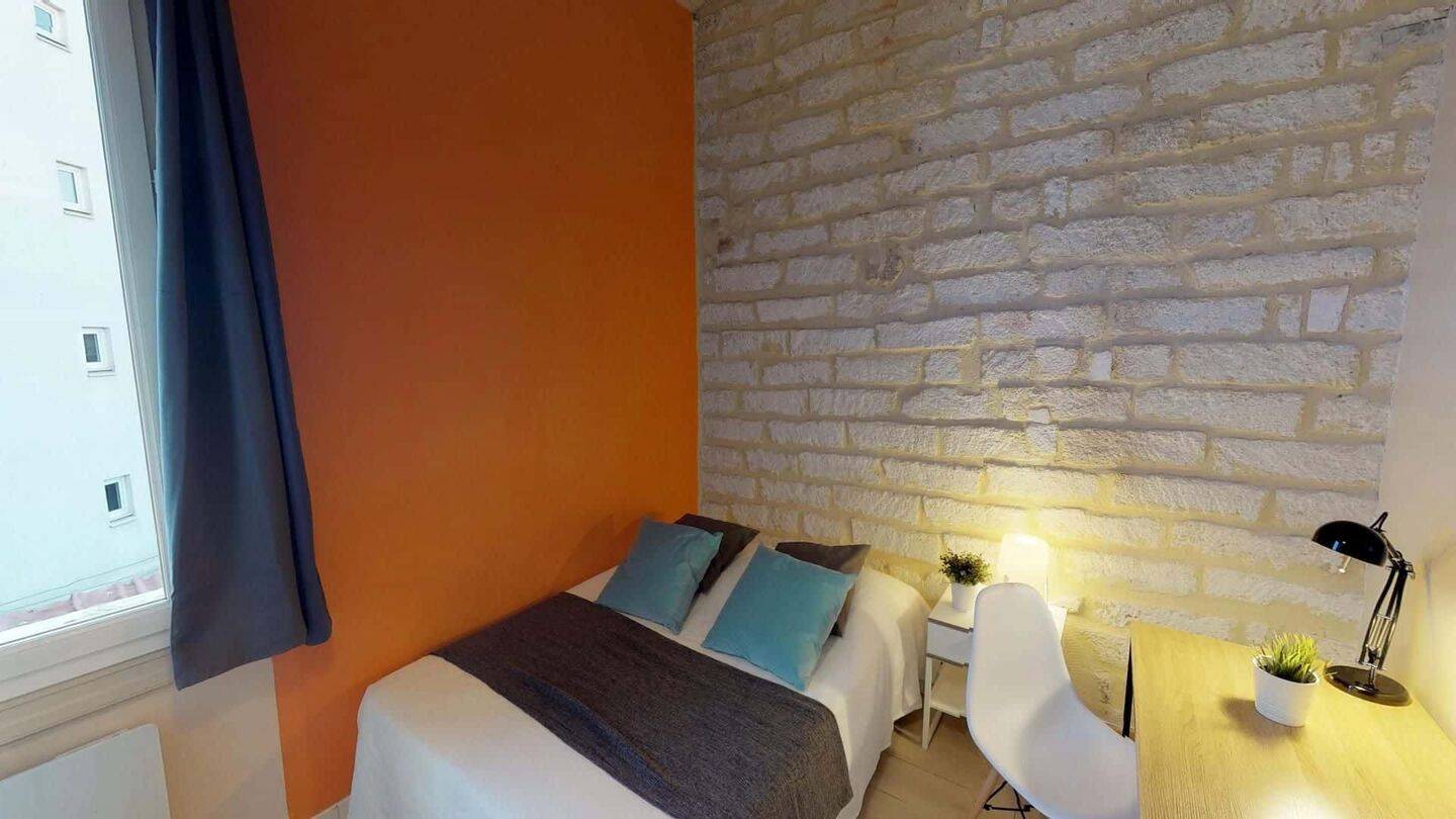 Chambre dans le 33 cours Gambetta - Colocation — 6