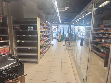 Local commercial à louer 1 085 € 114,4 m² de surface de vente Vallée Blanc Four Roncq 59223