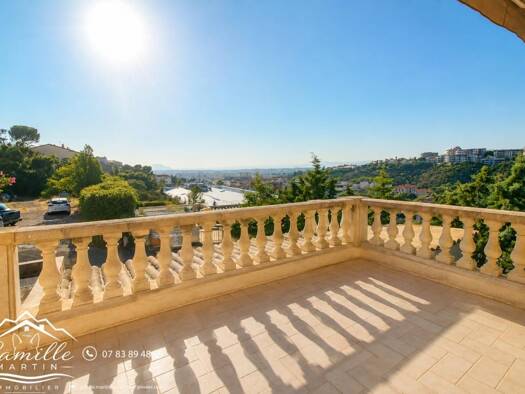Immeuble à vendre 2 300 000 € 559,33 m² Le PeyronSaint Sébastien Saint-Raphaël 83700
