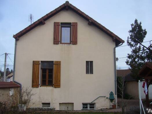 Maison à vendre 121 000 € 5 pièces 3 chambres 74 m² 700 m² de terrain Lapalisse 03120