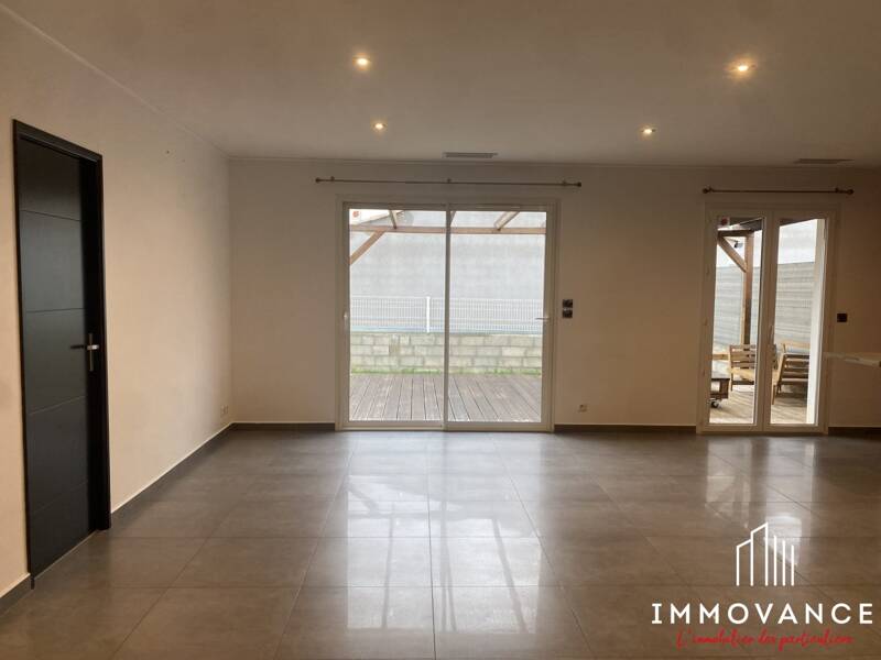 Maison à louer, 86m², VACQUIERES