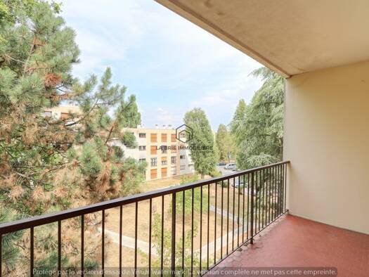Appartement à vendre 185 000 € 4 pièces 2 chambres 80 m² Étage 3/3 La Gare Villecresnes 94440