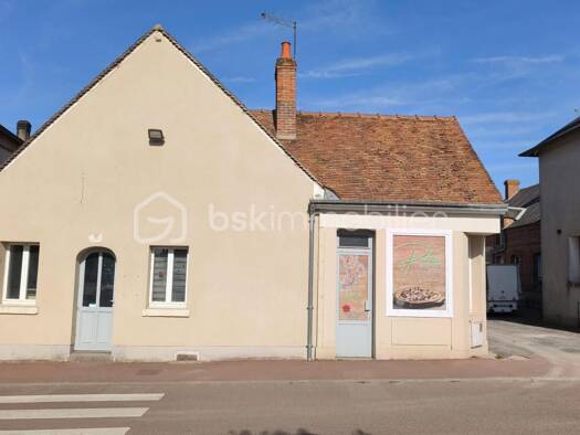 Local commercial à vendre 110 000 € 177 m² de surface de vente Coullons 45720