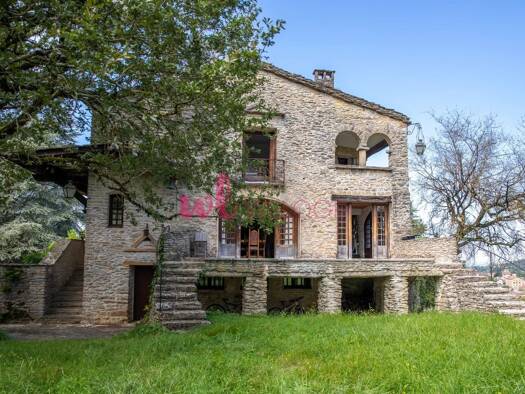 Maison à vendre 750 000 € 7 pièces 3 chambres 220 m² 5 080 m² de terrain Crémieu 38460