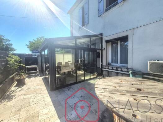 Maison à vendre 245 000 € 6 pièces 3 chambres 143 m² La Brillanne 04700