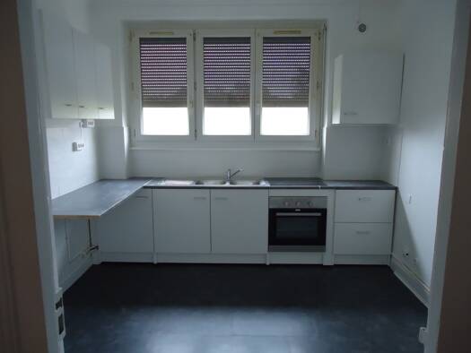 Appartement à louer 903 € 4 pièces 3 chambres 101 m² 1er étage Varennes-Vauzelles 58640