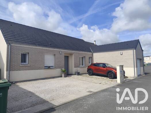 Maison de plain-pied à vendre 295 000 € 5 pièces 4 chambres 111 m² 517 m² de terrain Grand Ouest Saint-Jean-de-la-Ruelle 45140