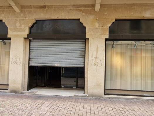 Local commercial à louer 2 780 € 337 m² de surface de vente Marmande 47200