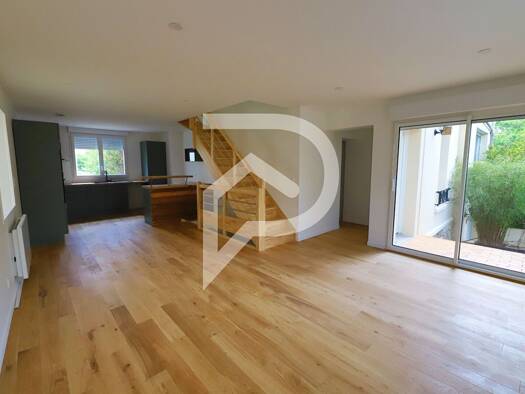 Maison à vendre 1 250 000 € 11 pièces 8 chambres 229 m² 200 m² de terrain Gambetta Chatou 78499