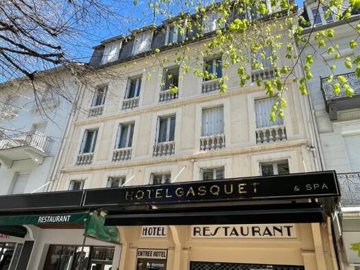 Restaurant à vendre Fonds de commerce 499 000 € 1 000 m² d'espace de restauration Bagnères-de-Luchon 31110