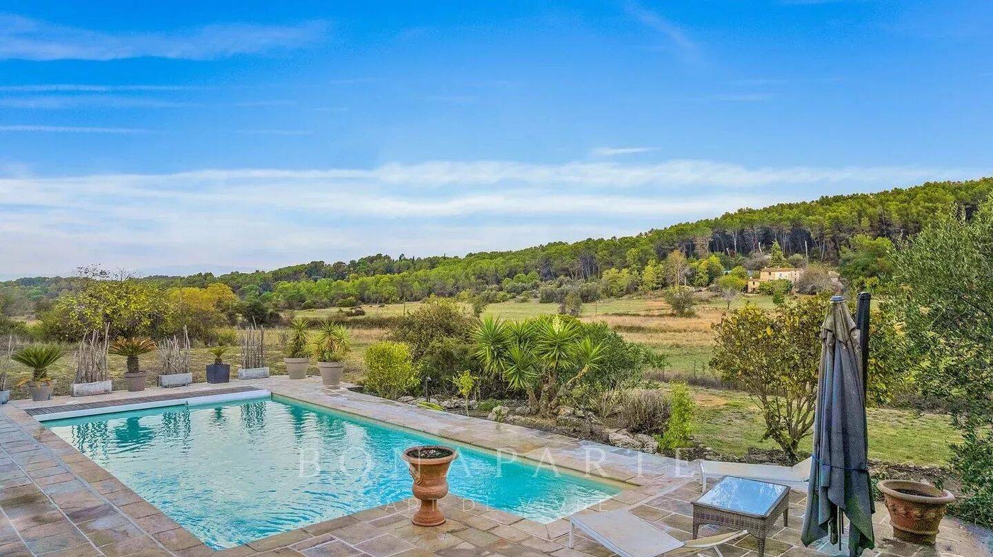 Maison à vendre, 205m², BAGNOLS EN FORET