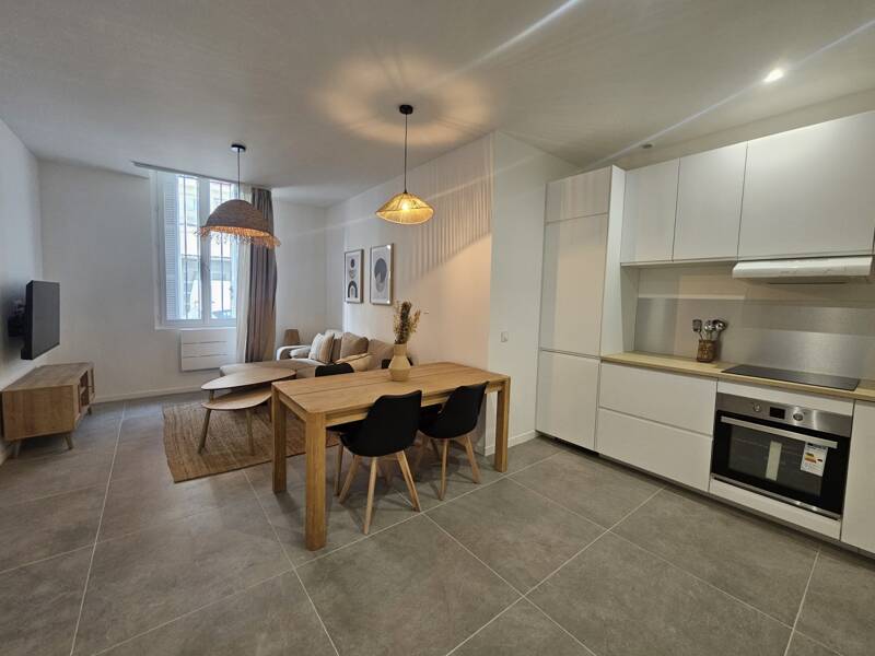 Maison à louer, 57m², MARSEILLE 7E