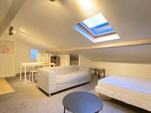 Appartement à louer 400 € 1 pièce 18 m² 2ème étage Ville-Basse Montélimar 26200