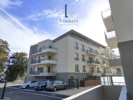 Appartement à louer 839 € 2 pièces 1 chambre 43 m² RDC/4 Hardricourt 78250