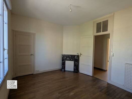 Appartement à vendre 120 000 € 3 pièces 2 chambres 73 m² Étage 1/3 Centre Saint-Pierre-des-Corps 37700