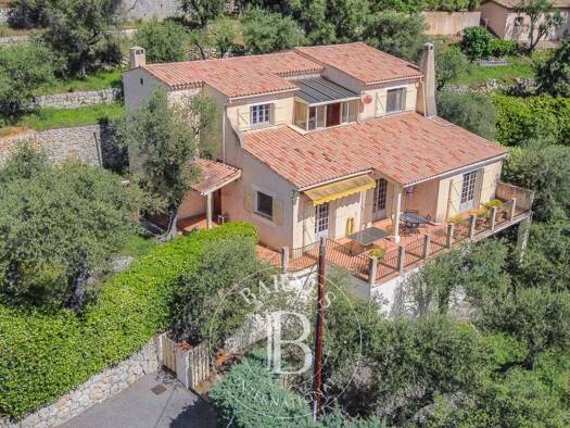 Maison à vendre 735 000 € 5 pièces 3 chambres 173 m² 1 286 m² de terrain Spéracèdes 06530