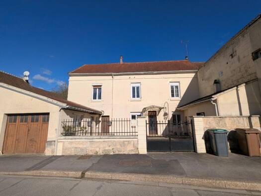 Maison à vendre 239 000 € 8 pièces 5 chambres 135 m² 395 m² de terrain Monchy-Saint-Éloi 60290