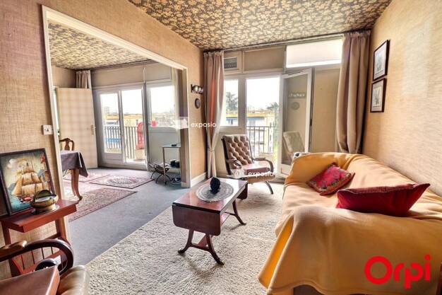 Appartement à vendre 116 000 € 4 pièces 3 chambres 74 m² Dernier étage, Étage 4/4 Croix Blanche-Plein Ciel-Nord Est Le Mée-sur-Seine 77350