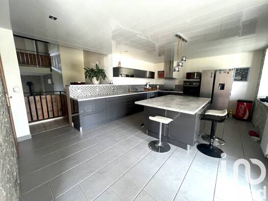 Maison à vendre 230 000 € 8 pièces 5 chambres 171,8 m² 853 m² de terrain Ervauville 45320