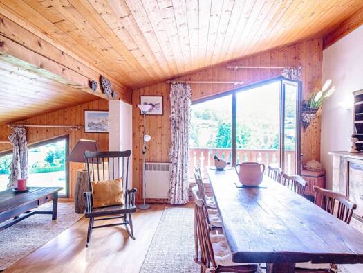 Appartement à vendre 450 000 € 4 pièces 3 chambres 48 m² Dernier étage, Étage 3/3 Demi Quartier 74120