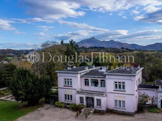 Villa à vendre 5 600 000 € 16 pièces 10 chambres 780 m² 133 333 m² de terrain Acotz Saint-Jean-de-Luz 64500
