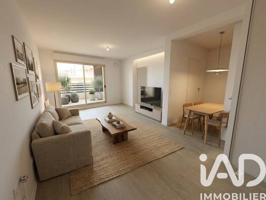 Appartement à vendre 217 500 € 3 pièces 2 chambres 60 m² Étage 1/3 Casernes Nîmes 30000