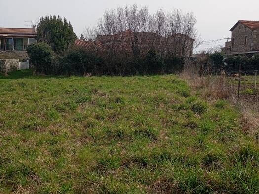 Terrain constructible viabilisé à vendre 60 000 € 987 m² de terrain Quintenas 07290