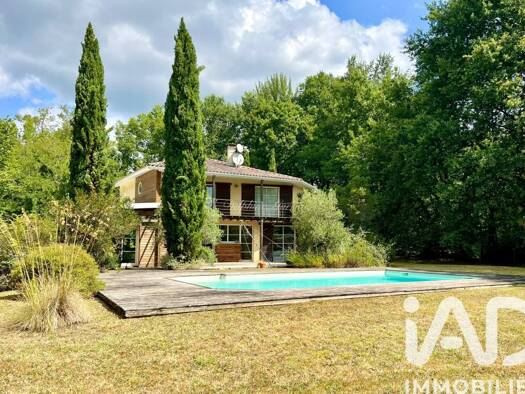 Maison à vendre 665 000 € 8 pièces 5 chambres 235 m² 2 790 m² de terrain Salles 33770