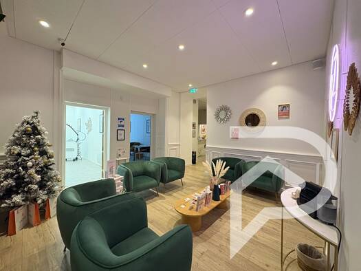 Espace bureau à louer 2 700 € 180 m² de bureaux Mont Saint Clair-Hôtel de Ville Sète 34200