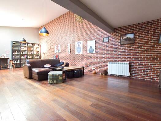 Loft à louer 2 750 € 6 pièces 3 chambres 145 m² RDC/1 Nanterre 92000