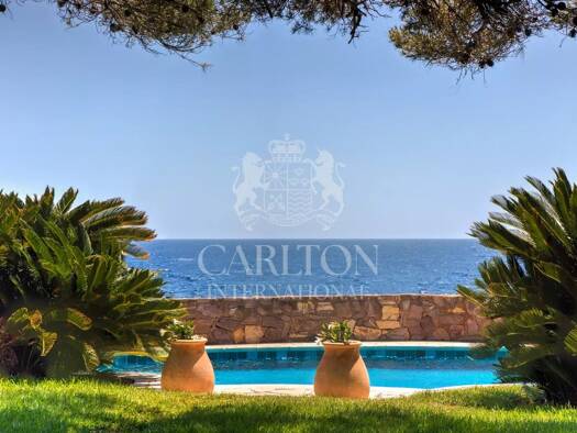 Villa à vendre + de 10M € 13 pièces 9 chambres 625 m² 4 600 m² de terrain Le Dramont-Agay-Anthéor-Le Trayas Saint-Raphaël 83700