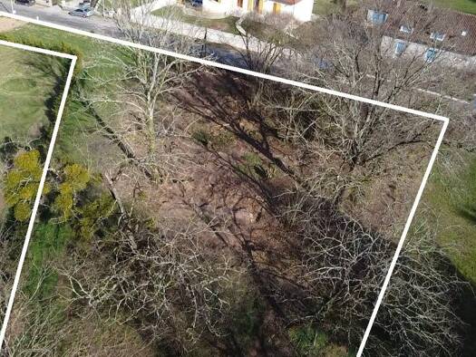 Terrain constructible à vendre 39 000 € 5 000 m² de terrain Piégut-Pluviers 24360