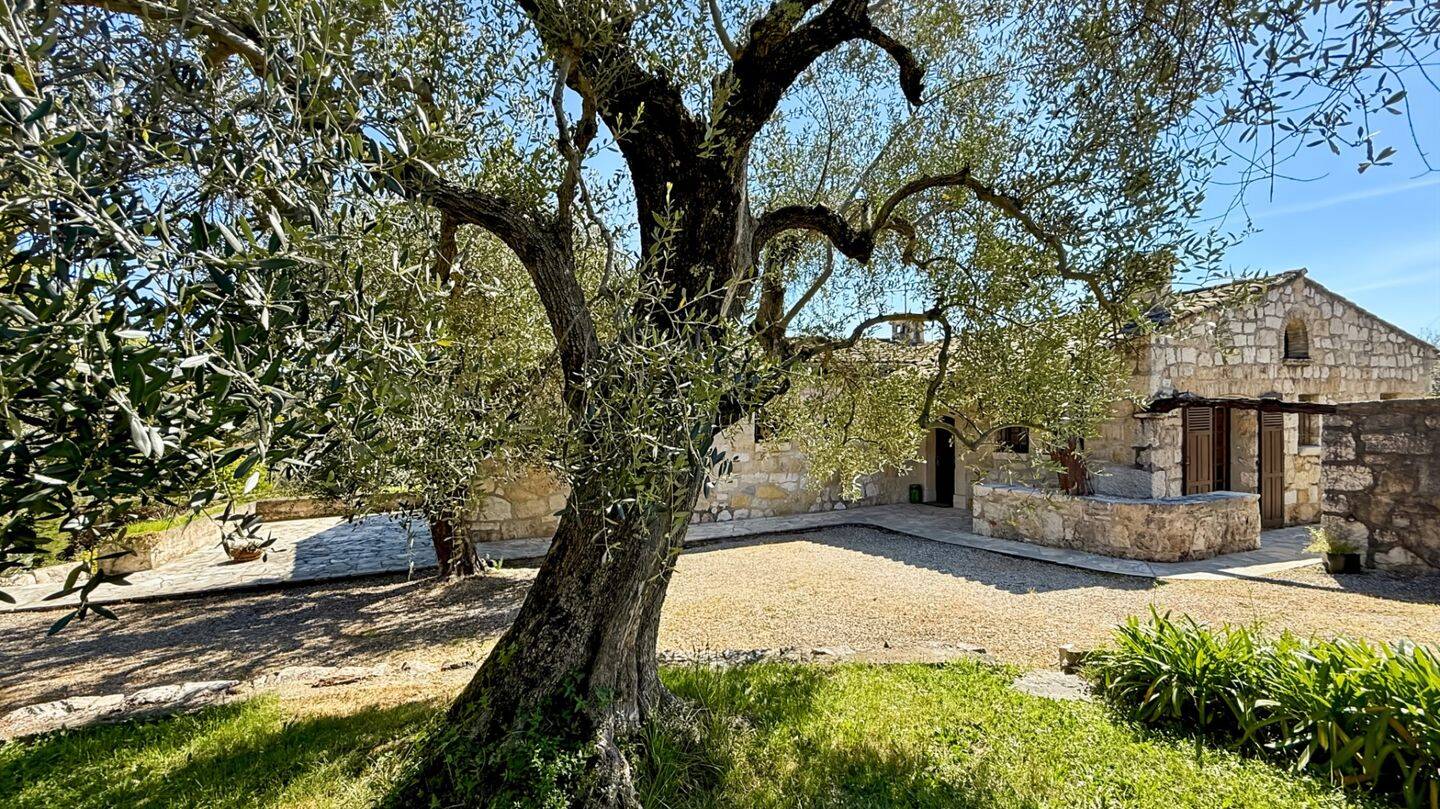 Maison à vendre, 215m², TOURRETTES SUR LOUP