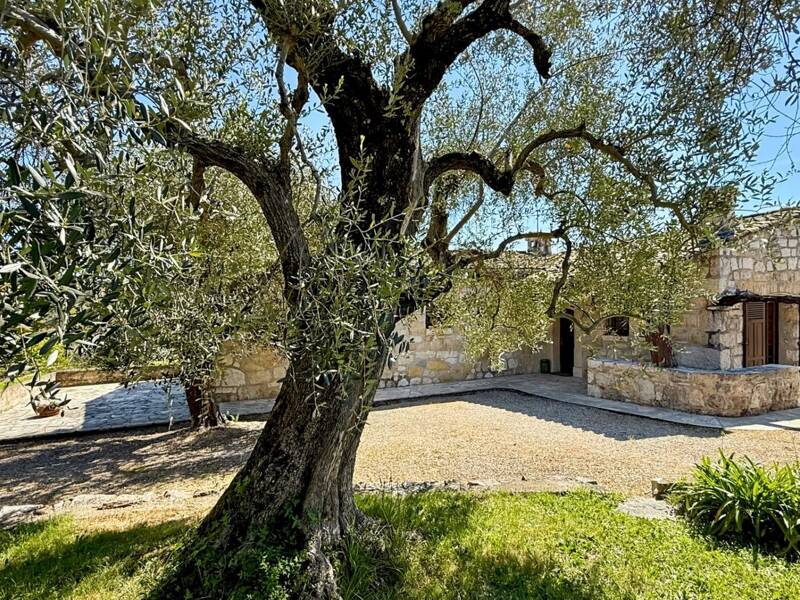 Maison à vendre, 215m², TOURRETTES SUR LOUP
