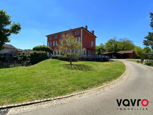 Maison à vendre 1 550 000 € 11 pièces 6 chambres 570 m² 771 m² de terrain Charpieu Décines-Charpieu 69150